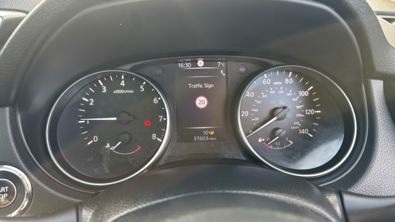 Nissan Qashqai 1.2 DiG-T Tekna 5dr Petrol Hatchback